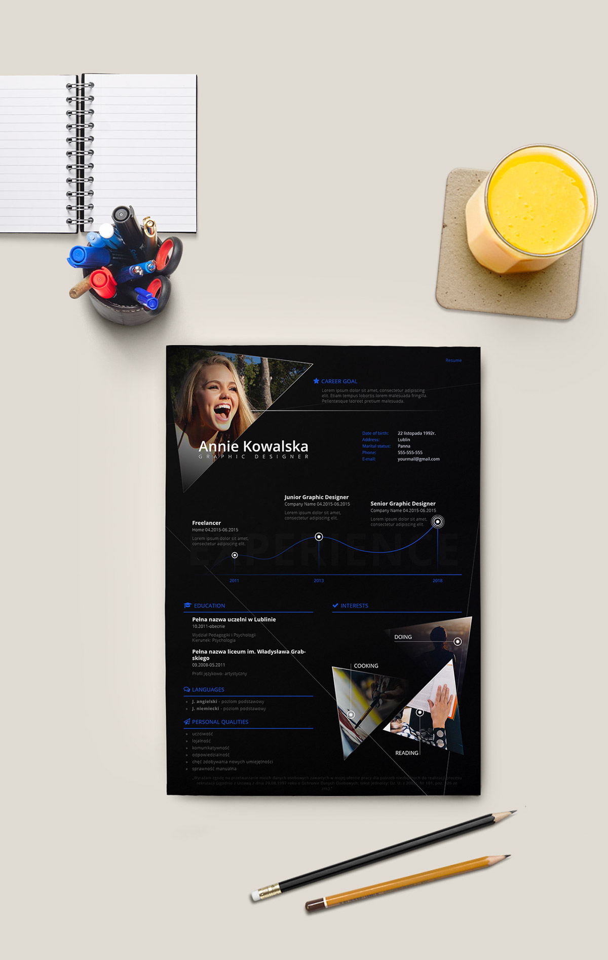 Free Minimalistic Resume/CV - InDesign